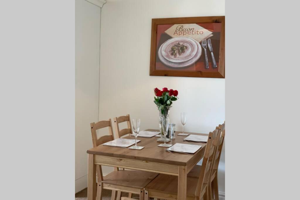 A Charming, Spacious 2 Bedroom Apartment In Lytham Lytham St Annes Bagian luar foto